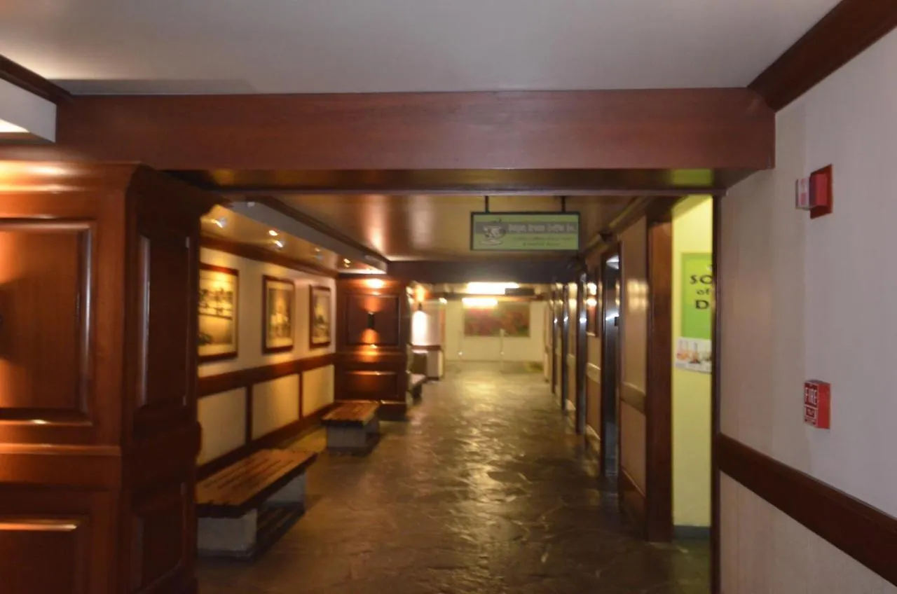 Romantic Waikiki Banyan 2513 With Ocean And Diamond Head Views And Free Parking! Honolulu